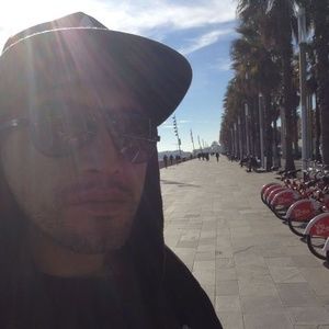 Meet your Posher, Carlos